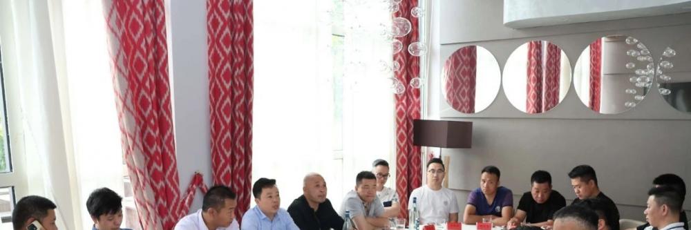 意大利华企文化交流协会召开理事会呼吁规范垃圾处理、关怀青年成长